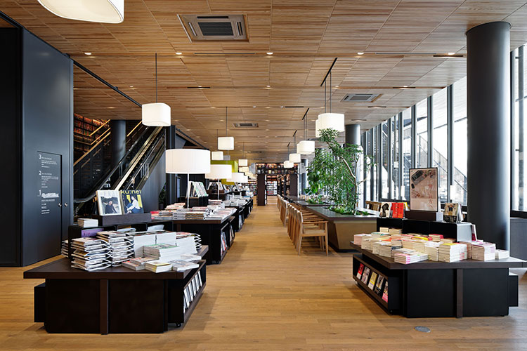 蔦屋書店 周南市立徳山駅前図書館