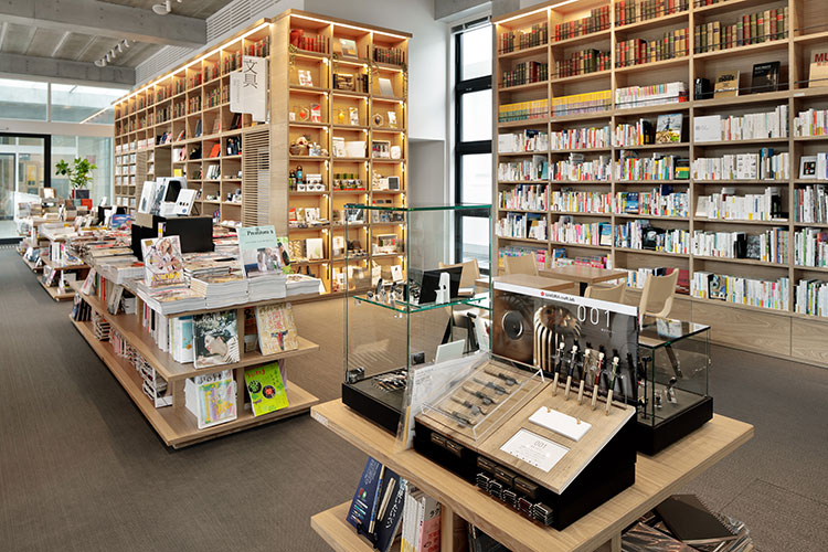 蔦屋書店 延岡エンクロス店